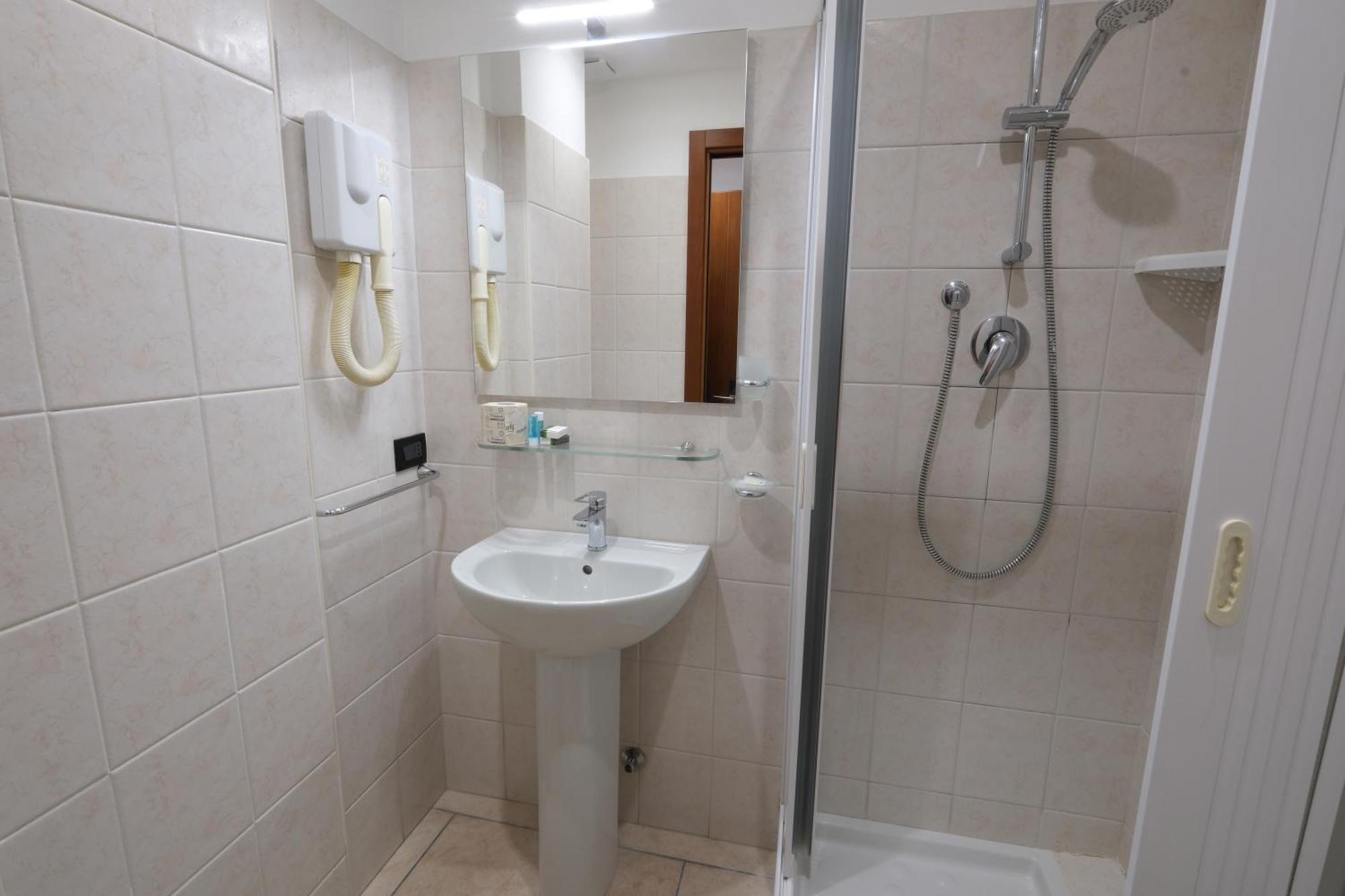 מילאנו Hotel Nuovo Metro מראה חיצוני תמונה